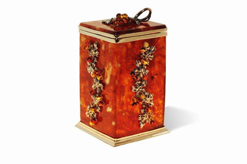 Коробочка из янтаря для хранения чая "Виноград"