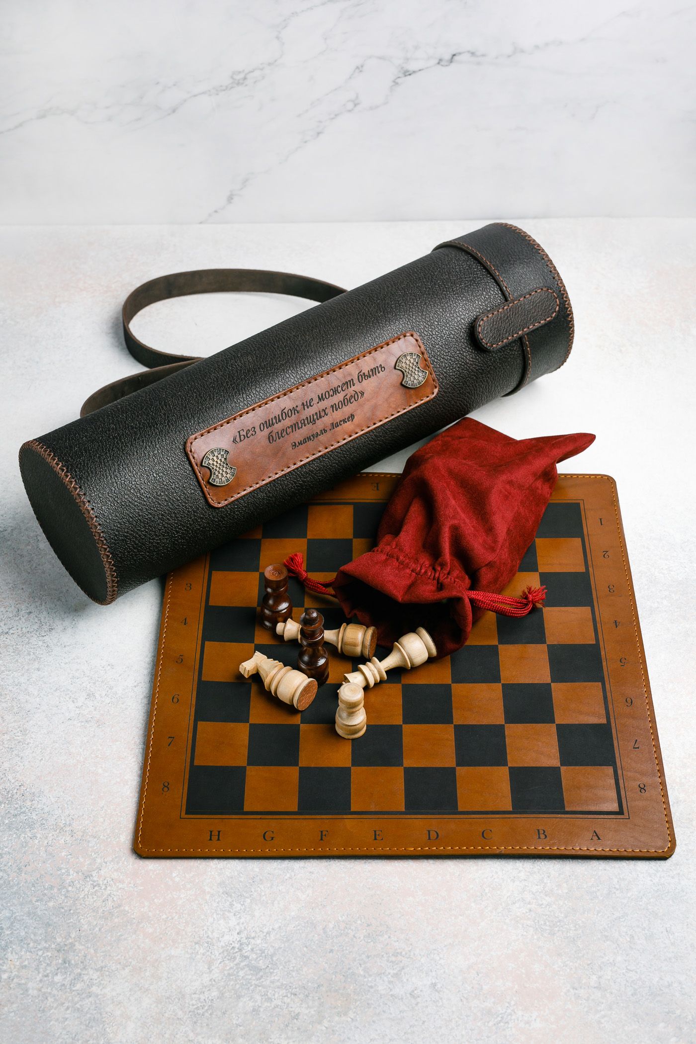 Шахматы складные с доской из натуральной кожи сувенирные подарочные ручной работы - эксклюзивный оригинальный подарок "BoomGift"